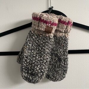 NWT Roots Kids mittens (size large)